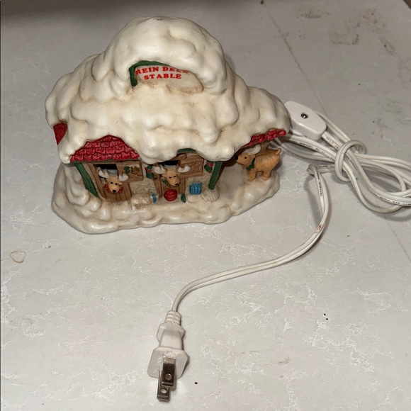 Festive Light-Up Decor - Picture 4 of 5